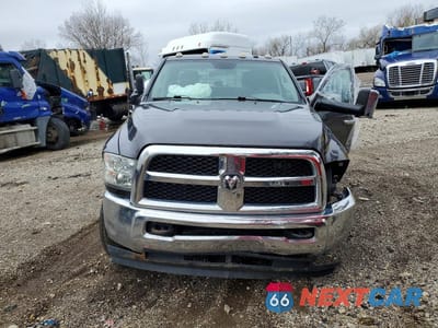 Piąte zdjęcie samochodu w środku: 2016 RAM 3500 ST FLATBED TRUCK VIN:3C63RRGL9GG122425 - miniatura
