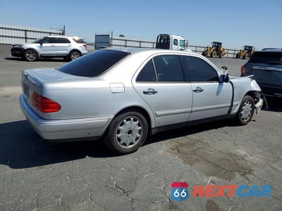 Trzecie zdjęcie samochodu z tyłu: 1999 MERCEDES-BENZ E 320 VIN:WDBJF65H2XA731293 - miniatura