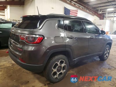Trzecie zdjęcie samochodu z tyłu: 2022 JEEP COMPASS TRAILHAWK VIN:3C4NJDDB2NT105462 - miniatura