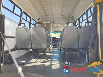 Zdjęcie 10 z 13 samochodu: 2016 FORD E350 SHUTTLE BUS VIN:1FDEE3FL3GDC24131 - miniatura