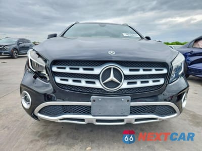 Piąte zdjęcie samochodu w środku: 2020 MERCEDES-BENZ GLA 250 VIN:WDCTG4EB7LU023793 - miniatura