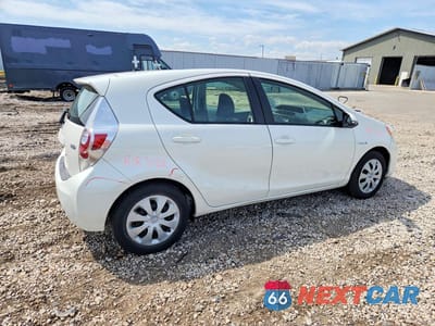 Trzecie zdjęcie samochodu z tyłu: 2014 TOYOTA PRIUS C TWO VIN:JTDKDTB39E1562549 - miniatura