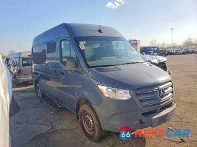 Czwarte zdjęcie samochodu z boku: 2019 MERCEDES BENZ SPRINTER 2500 DELIVERY VAN VIN:WD4PF0CD7KP039843 - miniatura