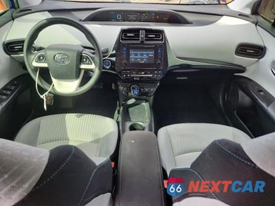 Zdjęcie 8 z 13 samochodu: 2017 TOYOTA PRIUS TWO ECO VIN:JTDKARFU3H3048171 - miniatura