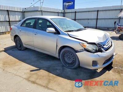 Czwarte zdjęcie samochodu z boku: 2013 TOYOTA COROLLA LE VIN:5YFBU4EE2DP155489 - miniatura