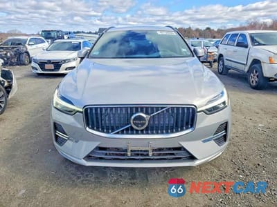 Piąte zdjęcie samochodu w środku: 2022 VOLVO XC60 B5 MOMENTUM VIN:YV4L12RK6N1025669 - miniatura