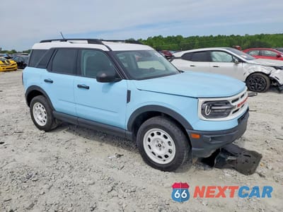 Czwarte zdjęcie samochodu z boku: 2023 FORD BRONCO SPORT HERITAGE VIN:3FMCR9G66PRD59666 - miniatura