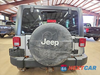Zdjęcie 6 z 13 samochodu: 2013 JEEP WRANGLER UNLIMITED SPORT VIN:1C4BJWDGXDL699433 - miniatura