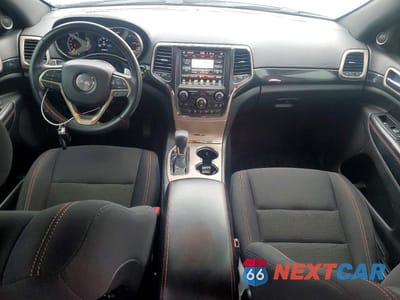 Zdjęcie 8 z 12 samochodu: 2016 JEEP GRAND CHEROKEE LAREDO VIN:1C4RJFAGXGC454381 - miniatura