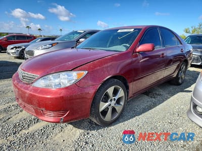 2005 TOYOTA CAMRY LE 4T1BE32K85U055723 - główne zdjęcie licytacji z USA - miniatura