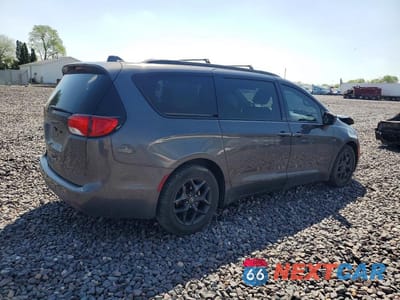 Trzecie zdjęcie samochodu z tyłu: 2019 CHRYSLER PACIFICA TOURING L VIN:2C4RC1BG6KR629155 - miniatura