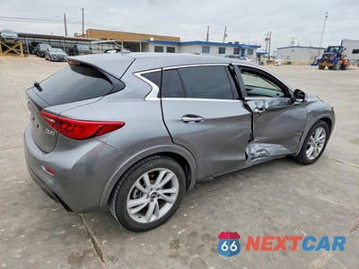 Trzecie zdjęcie samochodu z tyłu: 2018 INFINITI QX30 LUXURY VIN:SJKCH5CPXJA053292 - miniatura