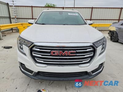 Piąte zdjęcie samochodu w środku: 2022 GMC TERRAIN SLT VIN:3GKALVEV8NL131334 - miniatura
