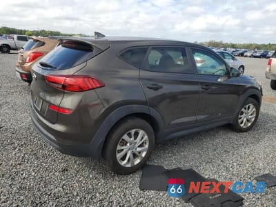 Trzecie zdjęcie samochodu z tyłu: 2019 HYUNDAI TUCSON SE VIN:KM8J23A40KU986011 - miniatura