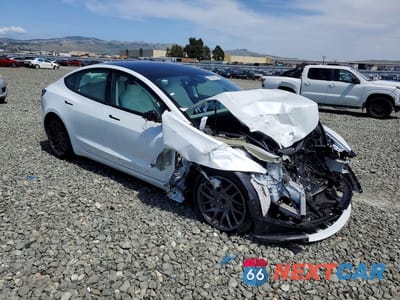 Czwarte zdjęcie samochodu z boku: 2025 TESLA MODEL 3 VIN:5YJ3E1EA7SF966808 - miniatura