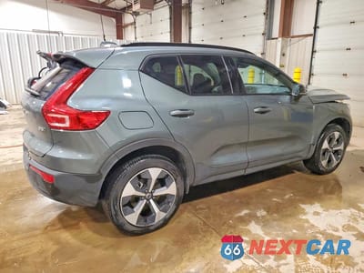 Trzecie zdjęcie samochodu z tyłu: 2026 VOLVO XC40 CORE VIN:YV4L12UK0T2716467 - miniatura