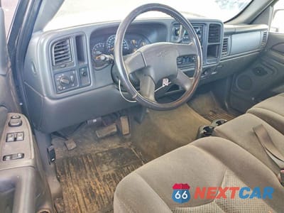 Zdjęcie 8 z 12 samochodu: 2005 CHEVROLET SILVERADO C1500 VIN:2GCEC19T851319545 - miniatura
