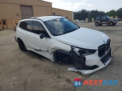 Czwarte zdjęcie samochodu z boku: 2023 BMW X1 XDRIVE28I VIN:WBX73EF05P5X39990 - miniatura