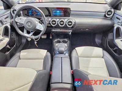 Zdjęcie 8 z 12 samochodu: 2019 MERCEDES-BENZ A 220 4MATIC VIN:WDD3G4FB0KW019484 - miniatura