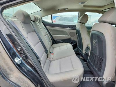Zdjęcie 10 z 12 samochodu: 2018 HYUNDAI ELANTRA VALUE EDITION VIN:5NPD84LF4JH301067 - miniatura