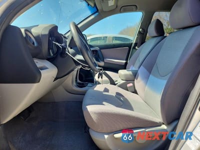 Zdjęcie 7 z 13 samochodu: 2006 TOYOTA RAV4 BASE VIN:JTMBD33V966016595 - miniatura