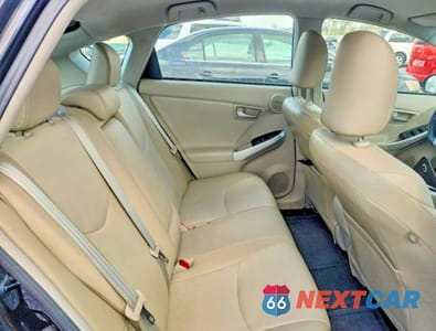 Zdjęcie 10 z 12 samochodu: 2014 TOYOTA PRIUS FOUR VIN:JTDKN3DUXE0363325 - miniatura