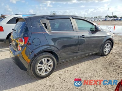 Trzecie zdjęcie samochodu z tyłu: 2015 CHEVROLET SONIC LT VIN:1G1JC6SH5F4147569 - miniatura