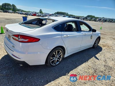 Trzecie zdjęcie samochodu z tyłu: 2019 FORD FUSION SEL VIN:3FA6P0CD5KR138842 - miniatura