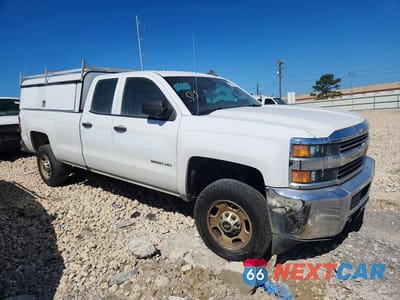 Czwarte zdjęcie samochodu z boku: 2018 CHEVROLET SILVERADO C2500 HEAVY DUTY VIN:1GC2CUEG4JZ258175 - miniatura