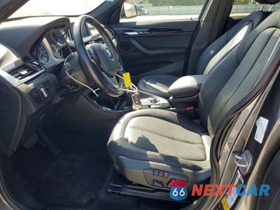 Zdjęcie 7 z 12 samochodu: 2016 BMW X1 XDRIVE28I VIN:WBXHT3C33G5E55882 - miniatura