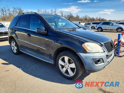 Czwarte zdjęcie samochodu z boku: 2011 MERCEDES-BENZ ML 350 4MATIC VIN:4JGBB8GB4BA744279 - miniatura