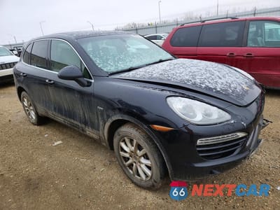 Czwarte zdjęcie samochodu z boku: 2013 PORSCHE CAYENNE VIN:WP1AF2A26DLA34283 - miniatura