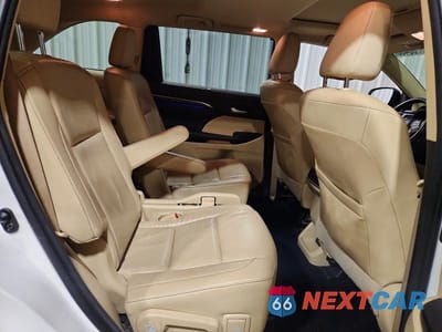 Zdjęcie 11 z 13 samochodu: 2014 TOYOTA HIGHLANDER LIMITED VIN:5TDDKRFH8ES071481 - miniatura