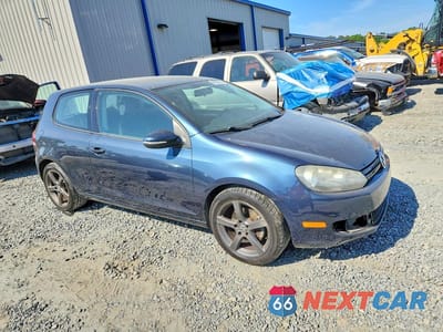 Czwarte zdjęcie samochodu z boku: 2010 VOLKSWAGEN GOLF VIN:WVWBA7AJ7AW189637 - miniatura