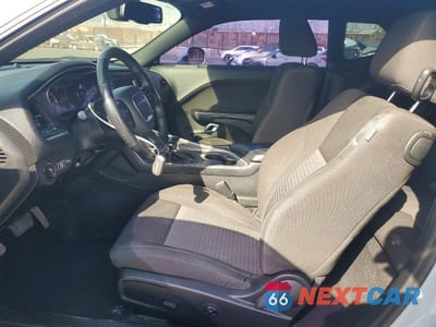 Zdjęcie 7 z 12 samochodu: 2021 DODGE CHALLENGER SXT VIN:2C3CDZAG2MH600042 - miniatura