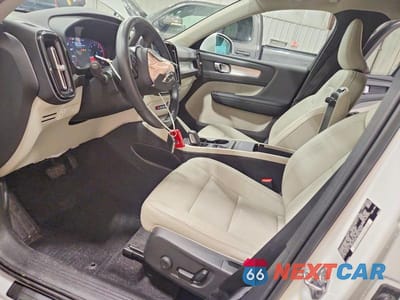 Zdjęcie 7 z 13 samochodu: 2020 VOLVO XC40 T4 MOMENTUM VIN:YV4AC2HK9L2326768 - miniatura