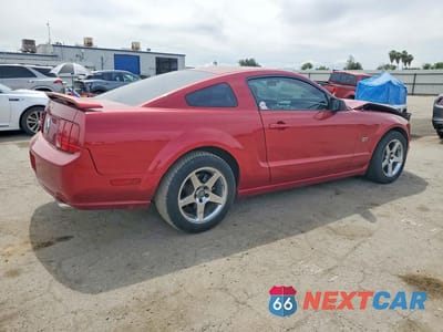 Trzecie zdjęcie samochodu z tyłu: 2005 FORD MUSTANG GT VIN:1ZVHT82H355250092 - miniatura