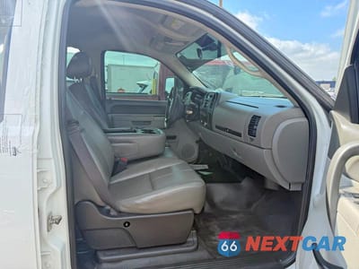 Piąte zdjęcie samochodu w środku: 2013 CHEVROLET SILVERADO C3500 VIN:1GC4CZCG6DF232899 - miniatura