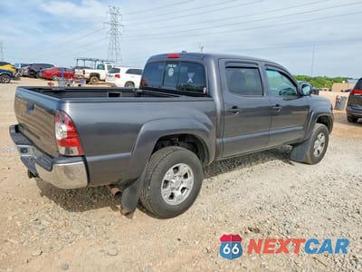 Trzecie zdjęcie samochodu z tyłu: 2011 TOYOTA TACOMA DOUBLE CAB PRERUNNER VIN:3TMJU4GN2BM117998 - miniatura