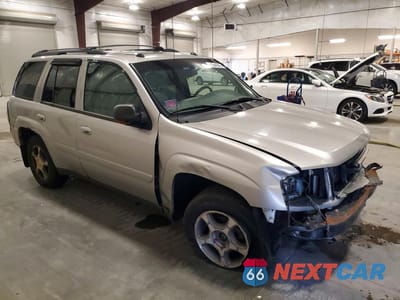 Czwarte zdjęcie samochodu z boku: 2005 CHEVROLET TRAILBLAZER LS VIN:1GNDT13S752210495 - miniatura