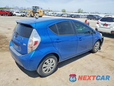 Trzecie zdjęcie samochodu z tyłu: 2013 TOYOTA PRIUS C TWO VIN:JTDKDTB35D1538618 - miniatura