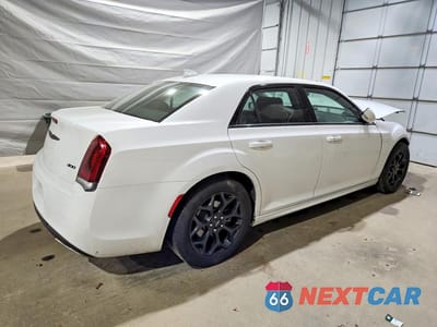 Trzecie zdjęcie samochodu z tyłu: 2022 CHRYSLER 300 TOURING L VIN:2C3CCASG5NH253374 - miniatura