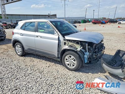 Czwarte zdjęcie samochodu z boku: 2021 HYUNDAI VENUE SE VIN:KMHRB8A37MU068864 - miniatura