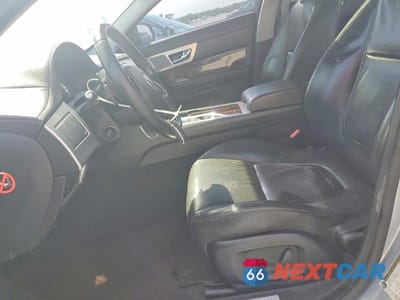Zdjęcie 7 z 12 samochodu: 2012 JAGUAR XF VIN:SAJWA0FBXCLS36160 - miniatura