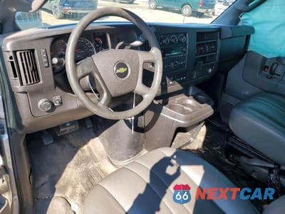 Zdjęcie 8 z 13 samochodu: 2020 CHEVROLET EXPRESS G2500 LS VIN:1GAWGEFG7L1254755 - miniatura