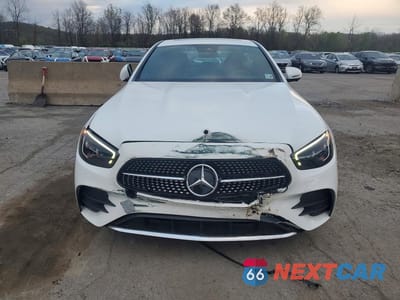 Piąte zdjęcie samochodu w środku: 2023 MERCEDES-BENZ E 350 4MATIC VIN:W1KZF8EBXPB124408 - miniatura