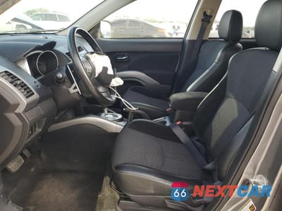 Zdjęcie 7 z 13 samochodu: 2013 MITSUBISHI OUTLANDER SE VIN:JA4JT3AW8DU020943 - miniatura