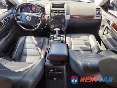 Zdjęcie 8 z 13 samochodu: 2010 VOLKSWAGEN TOUAREG TDI VIN:WVGFK7A90AD000497 - miniatura