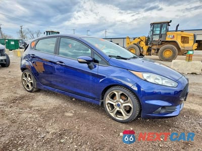 Czwarte zdjęcie samochodu z boku: 2016 FORD FIESTA ST VIN:3FADP4GX6GM133348 - miniatura