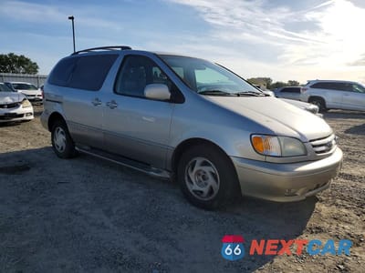 Czwarte zdjęcie samochodu z boku: 2002 TOYOTA SIENNA XLE VIN:4T3ZF13CX2U488633 - miniatura